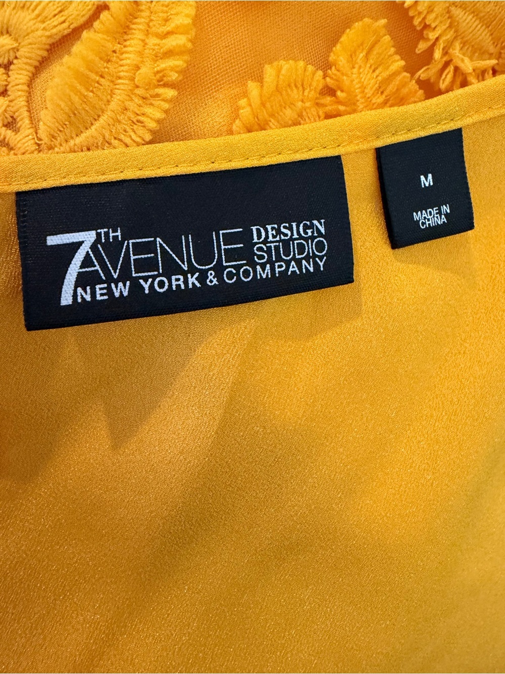 NY&Co. 7th Ave Design Studio Sleeveless Floral Appliqué Blouse in Saffron. Sz M. - Picture 4 of 7